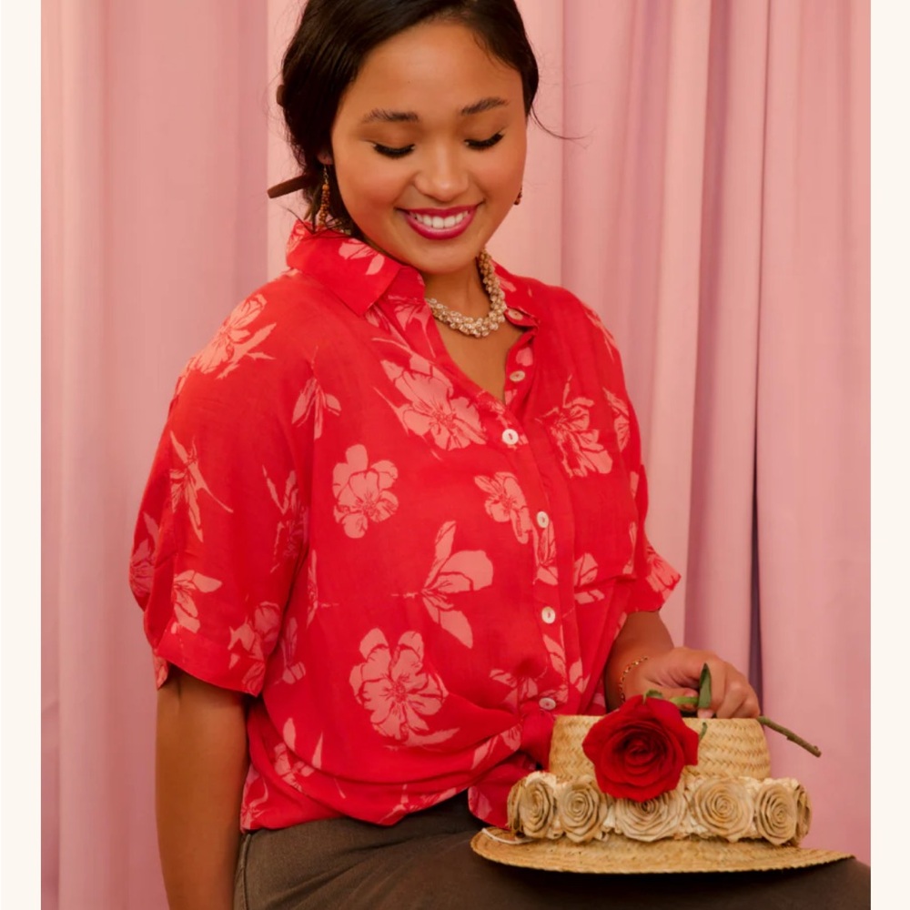 Waiwaolani Charlie top